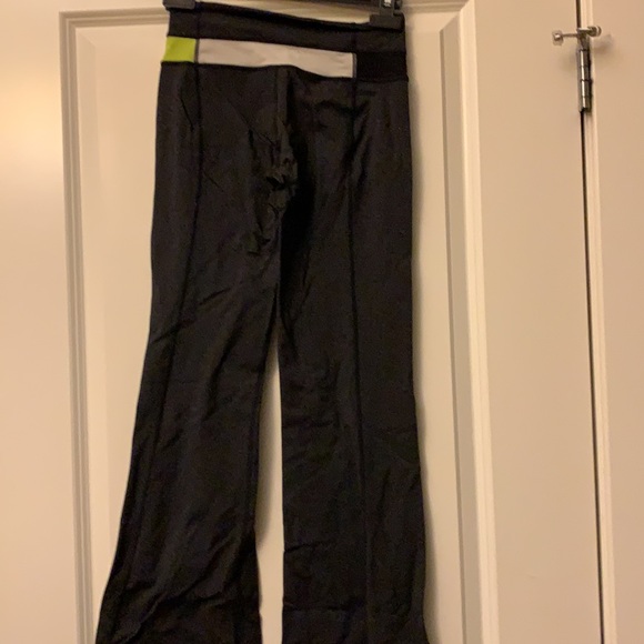 Lululemon yoga pants - Picture 2 of 3
